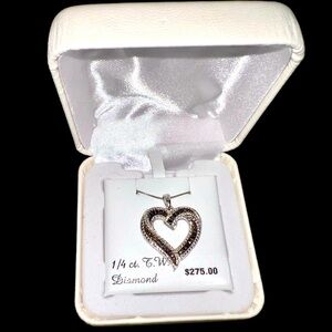 Heart 1/4 CT. White diamond and black diamond on sterling silver necklace NIBWT